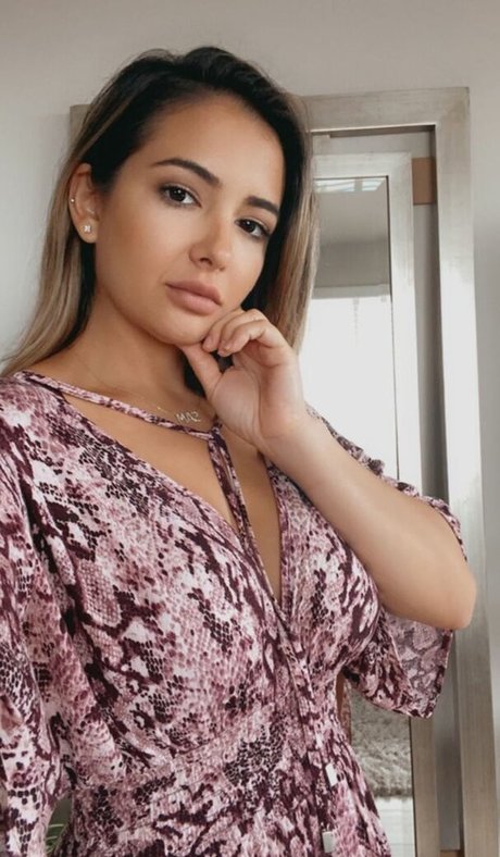 curvy shemale onlyfans naked photos