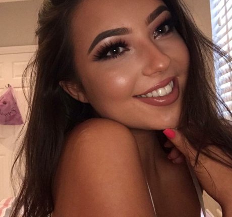 Lydia Harrison sexy star gallery