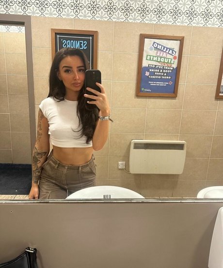 brown eyes kitty onlyfans hot image