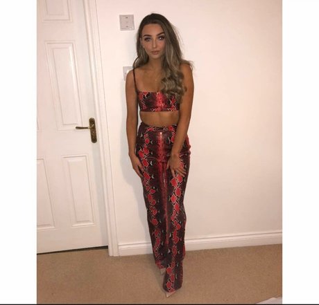 Chloe Panchal beautiful actress images