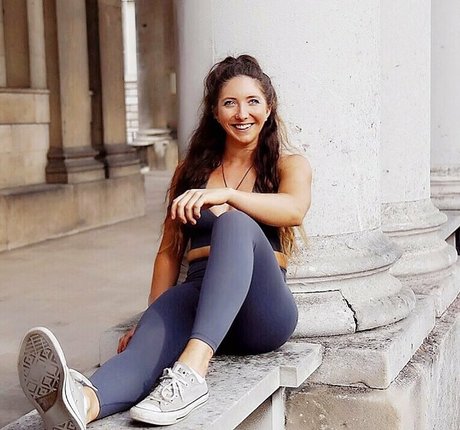 eating onlyfans hot sexy galleries