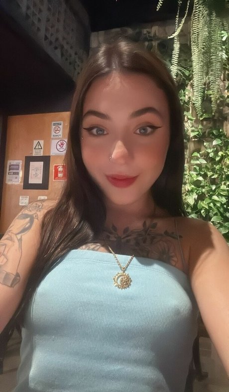 Ellen Maggnus naked actress archive