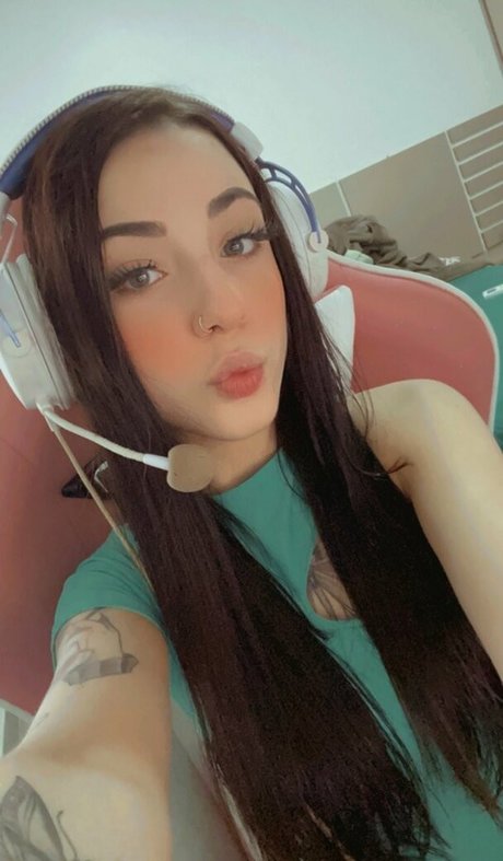 Ellen Maggnus star hot pic