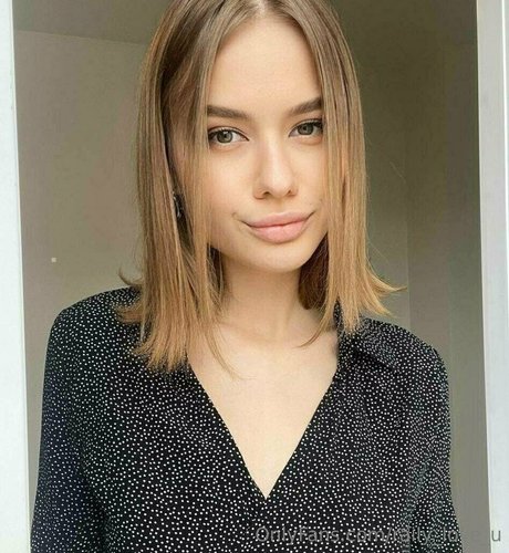 raily love u model top photo