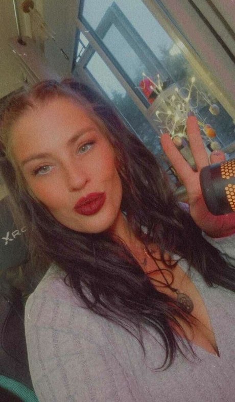 MissBabyDoll89x perfect star picture