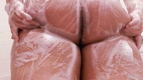 StrawbewwyMilf top model photo