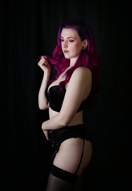 MYSTIK MINX star nice pictures