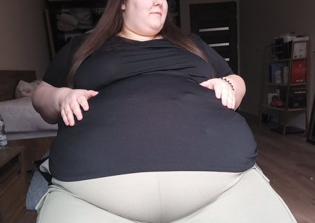 Fluffymaya98 sexy model images