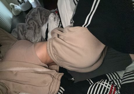 mirror onlyfans adult photos