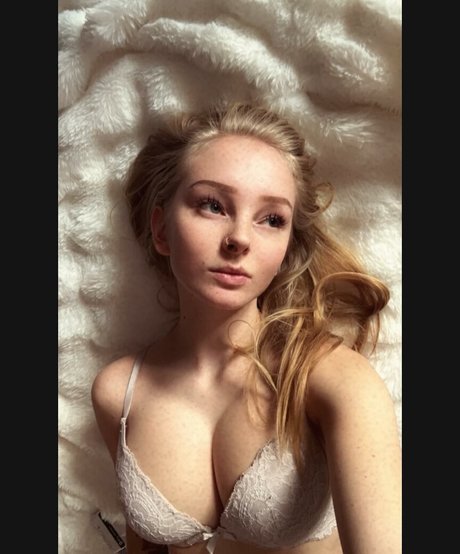 blonde vivi model erotic pic