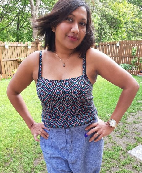 Scarlet Vixen hd actress img