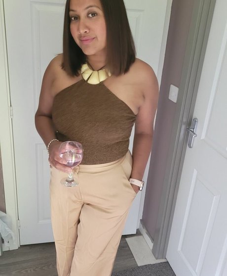 Scarlet Vixen beautiful model galleries