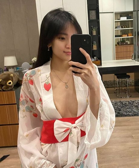 curvy shemale onlyfans nudes img