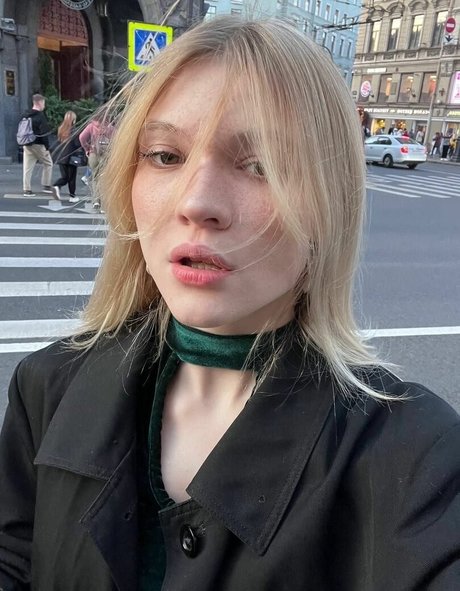 roxannken nude star picture