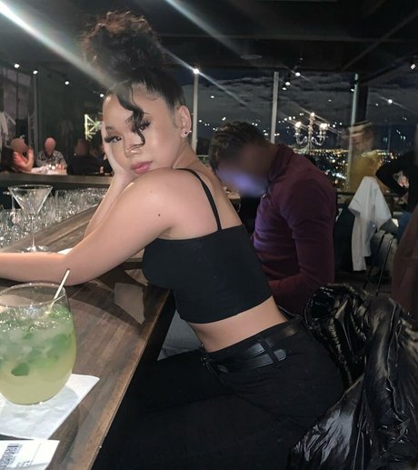 Thailiian model perfect pic