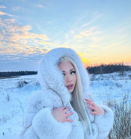 Thailiian nude pornstar photo