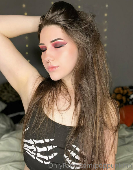 poppunkinn nice actress galleries