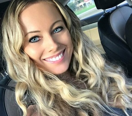 the anita dark hot model gallery