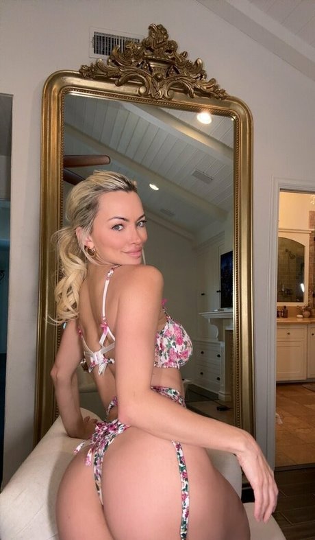 lindseypelas star best photo