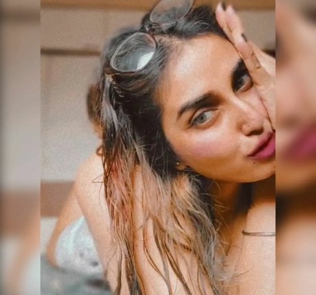 Nayoni Dutta model perfect pic