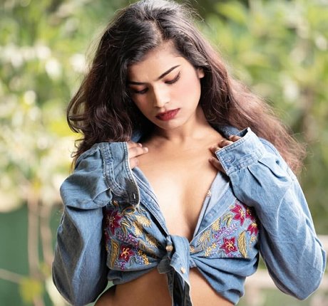 Nidhi Goel naked pornstar images