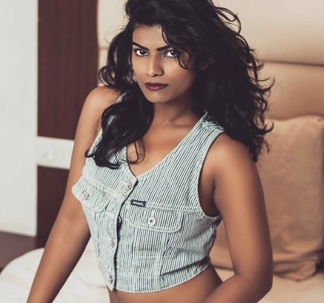 Nidhi Goel exclusive pornstar photo