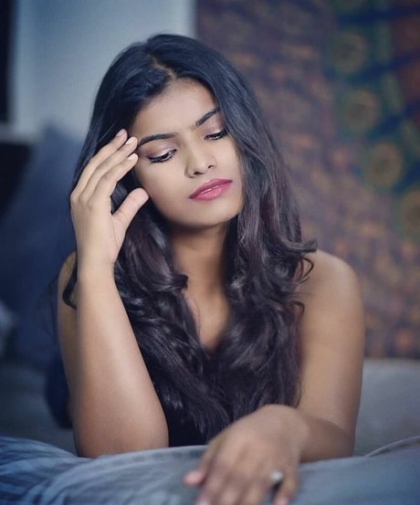 Nidhi Goel pornstar naked pic