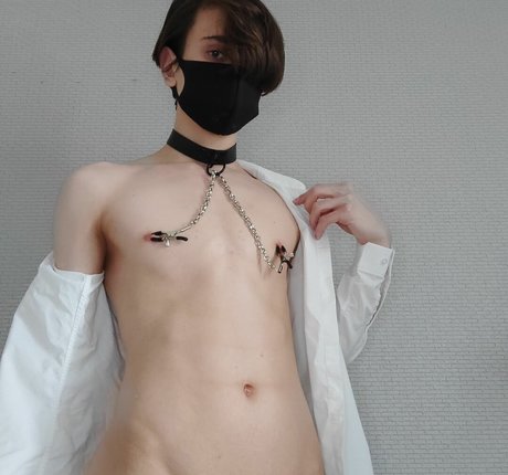 avokado model nude pictures