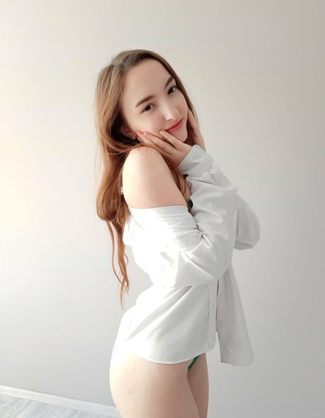 Ember Hall star porn pictures