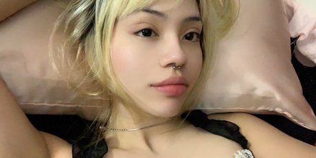 Linaboobie erotic model gallery