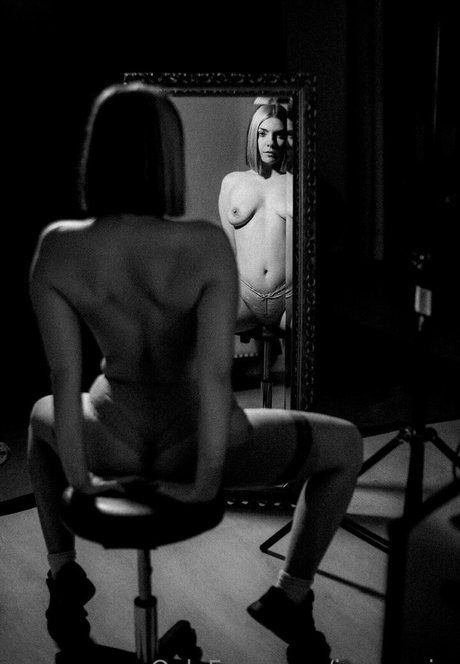 irenenoirr sexy model images