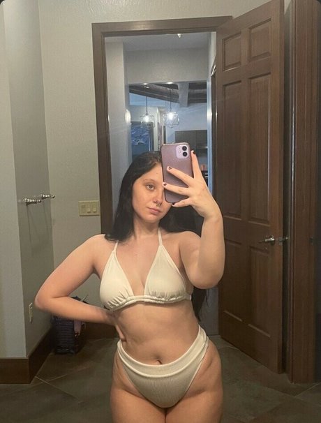 BabyDana beautiful actress img