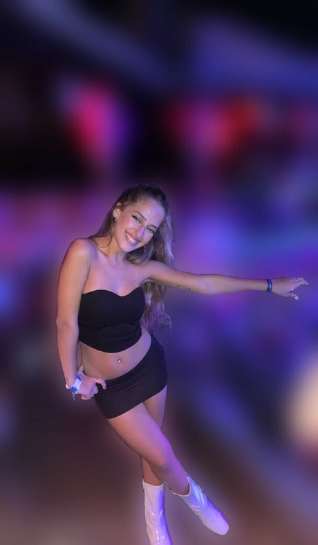 Ariannmusic sexy model photo