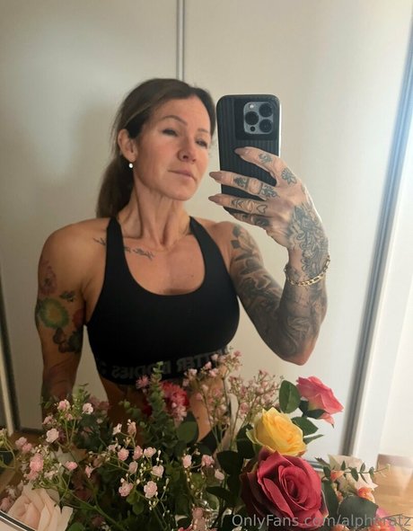 alpheratz pornstar nude photos