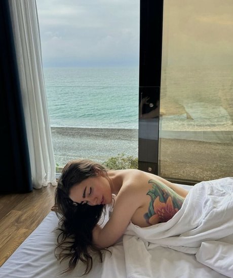 Toma Zhdanova star free pictures