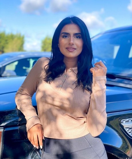 Tindy Kaur star beautiful galleries