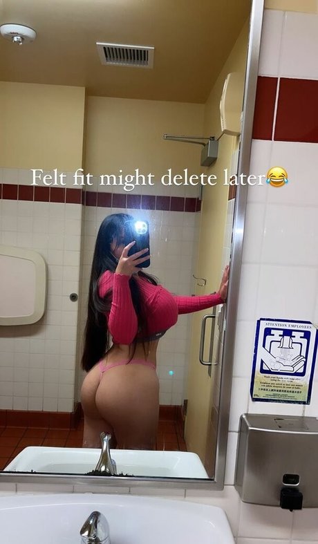 Karla Vilagomez exclusive star pictures