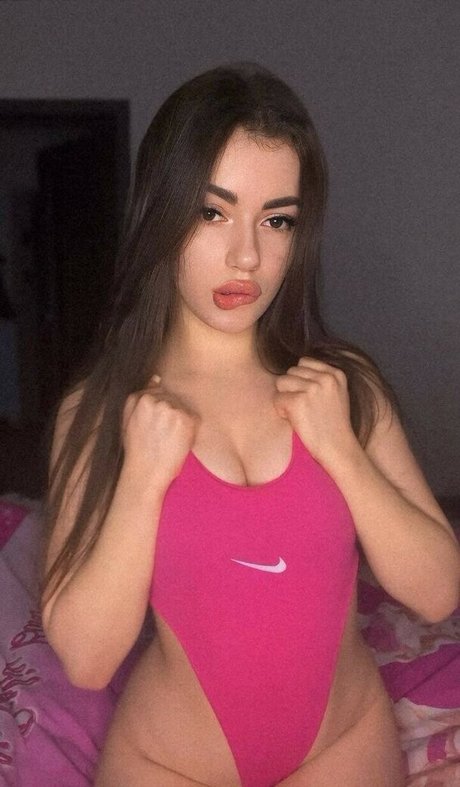 girlsoodaa exclusive model image