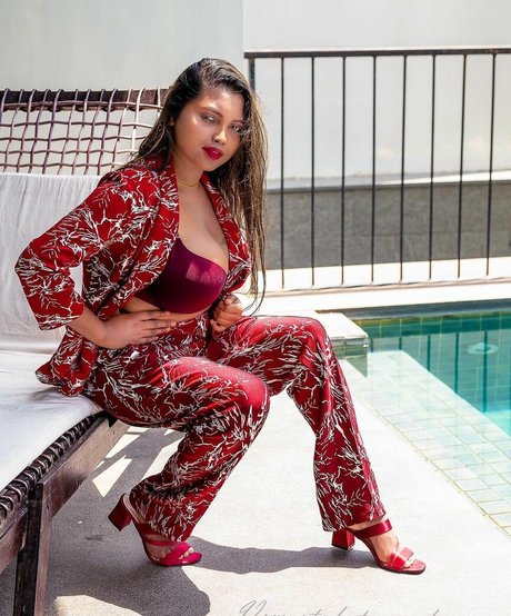 Elakkiya Rajendran nice model galleries