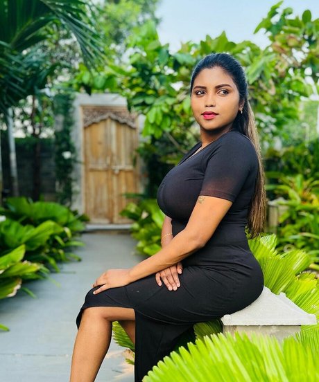 Elakkiya Rajendran beautiful actress picture