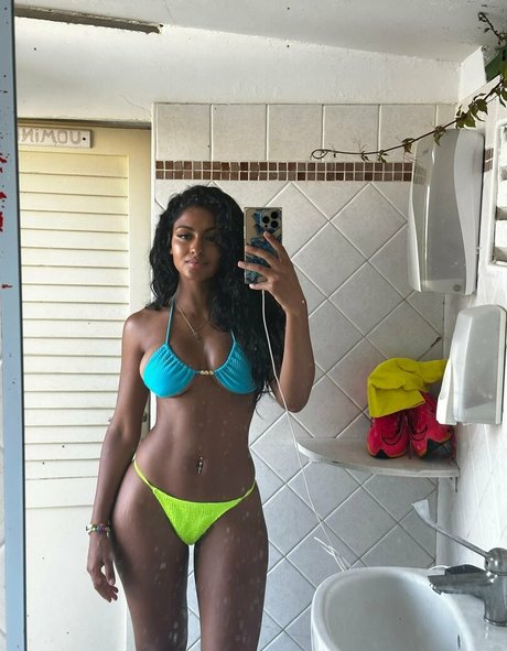 Minadorio model hd galleries