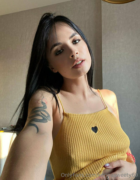 karinasweety69 adult model pictures