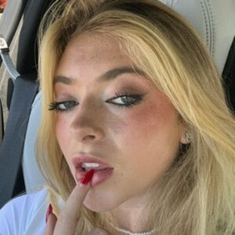 rileymaetwo Best Profile Photo