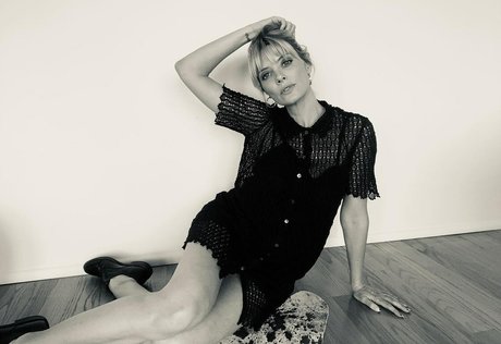 gloryhole wife onlyfans art xxx archive