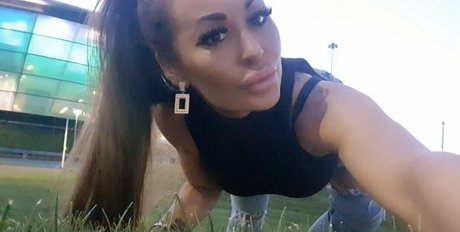 ladyamandarendall model hot pic