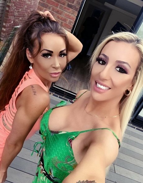 ladyamandarendall naked star image