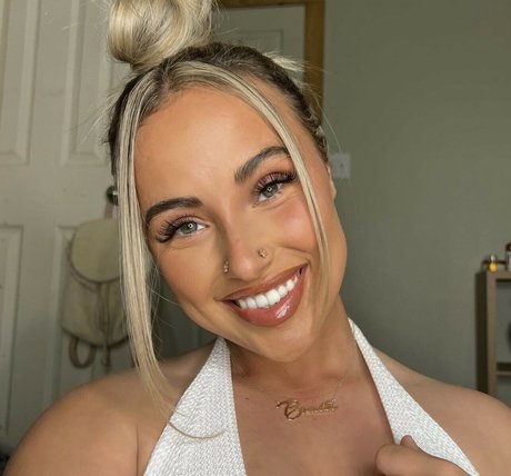 Realragergirl art star picture