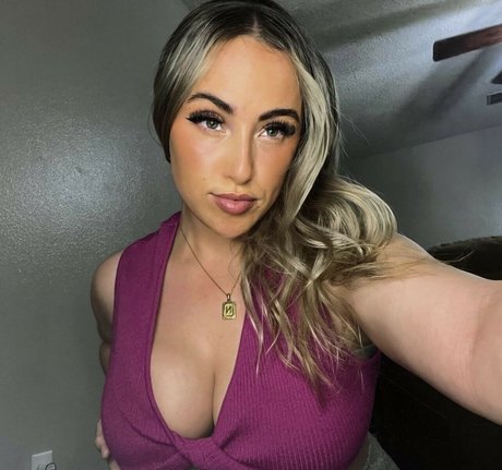 Realragergirl naked star image