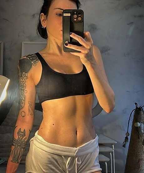 lesbian feet onlyfans hot images