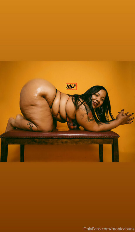 monicabunz star picture